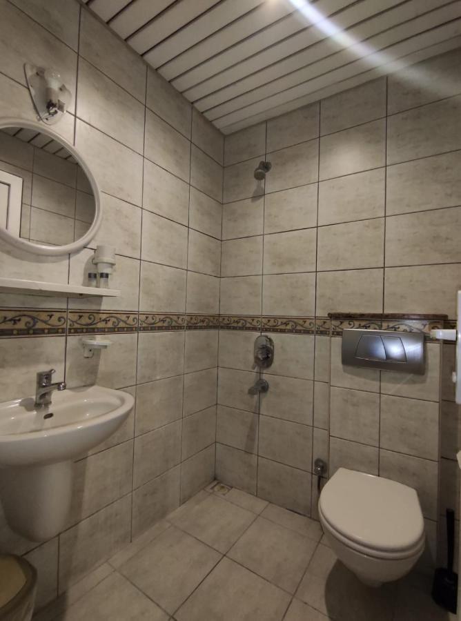 Hotel Nayla Истанбул Екстериор снимка
