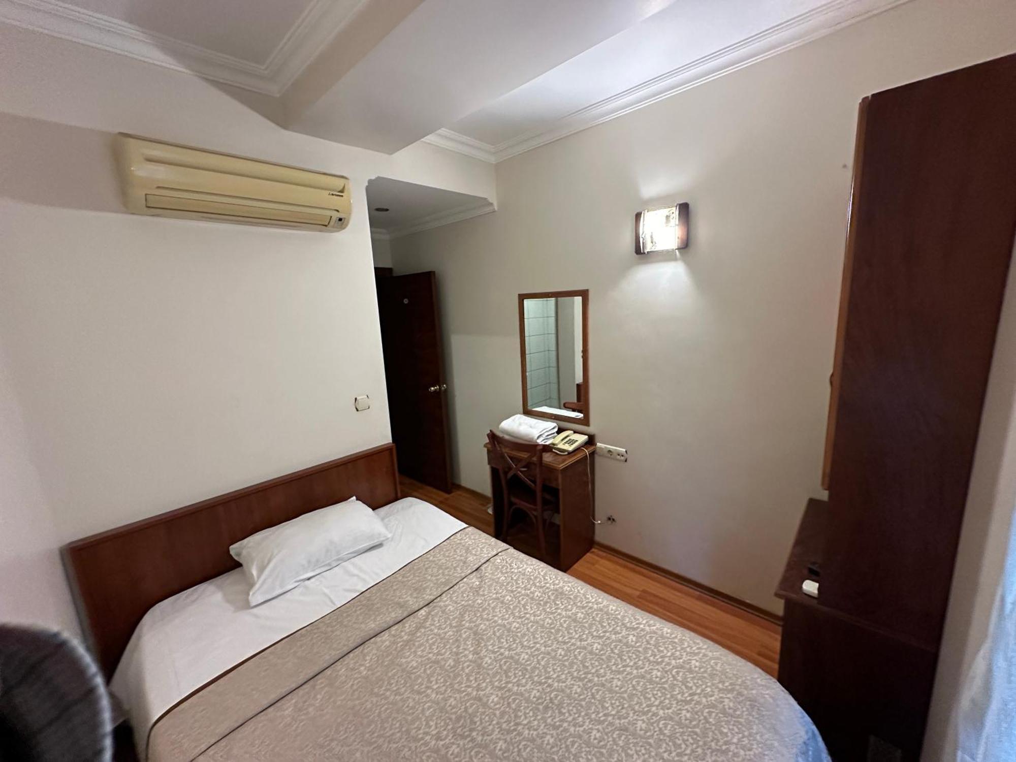 Hotel Nayla Истанбул Екстериор снимка